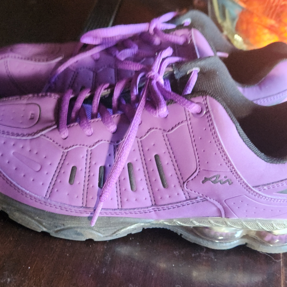 Stylish Purple Women's Athletic Shoes